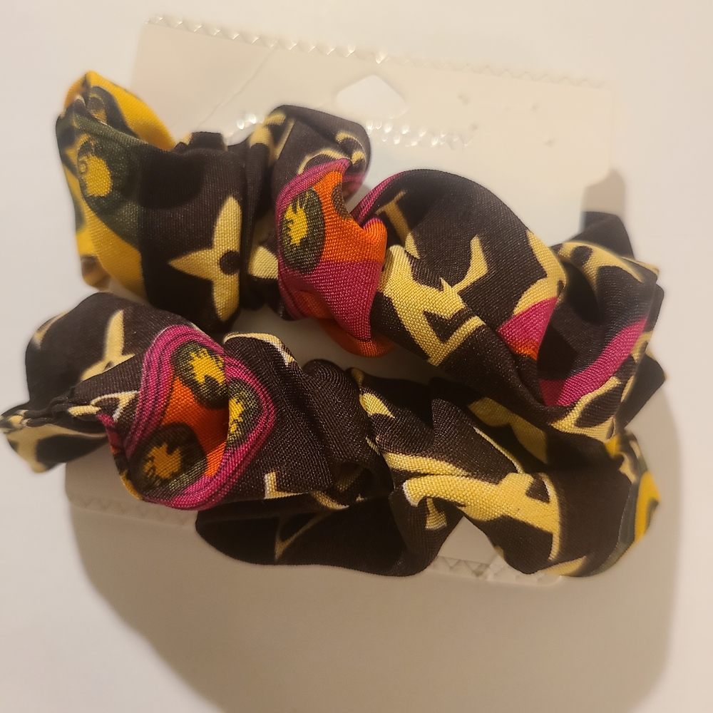 Stylish Black and Yellow Monogram Scrunchies - Picture 4 of 4